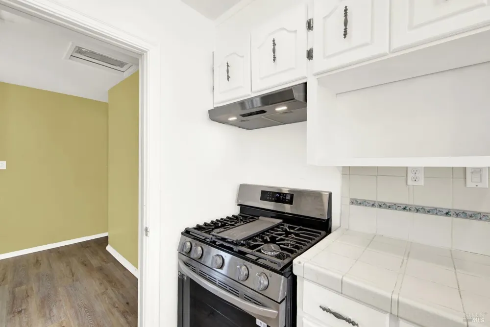 7608 Arthur Street Oakland, CA 94605