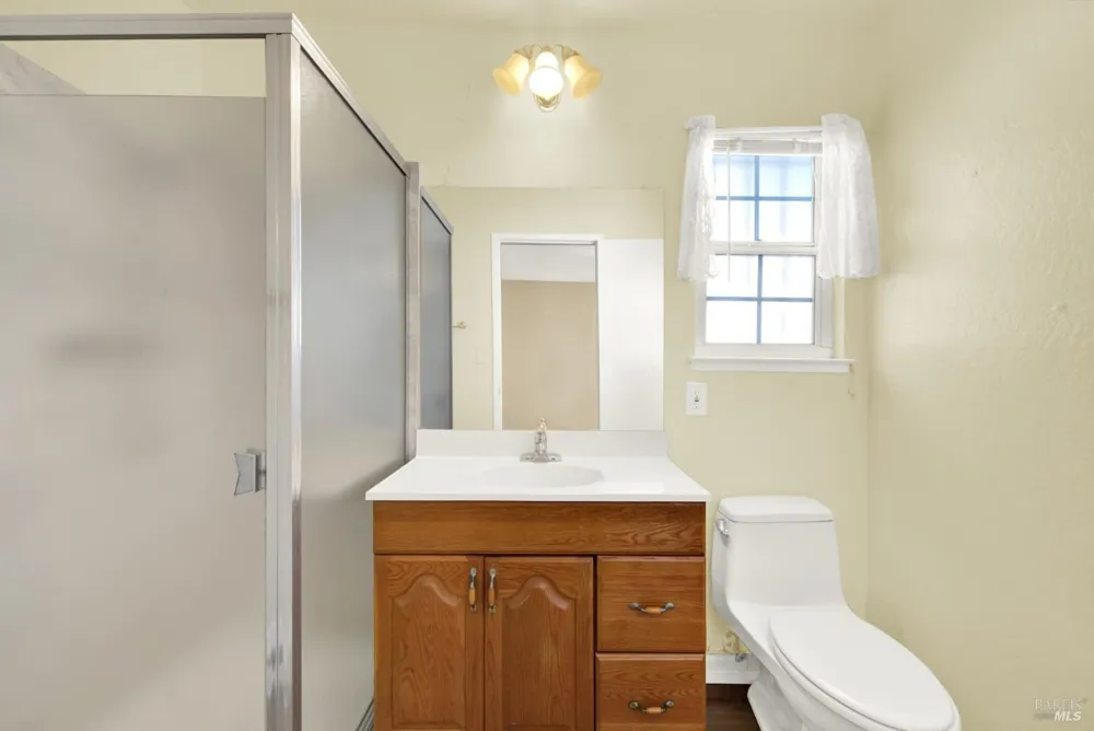 7608 Arthur Street Oakland, CA 94605