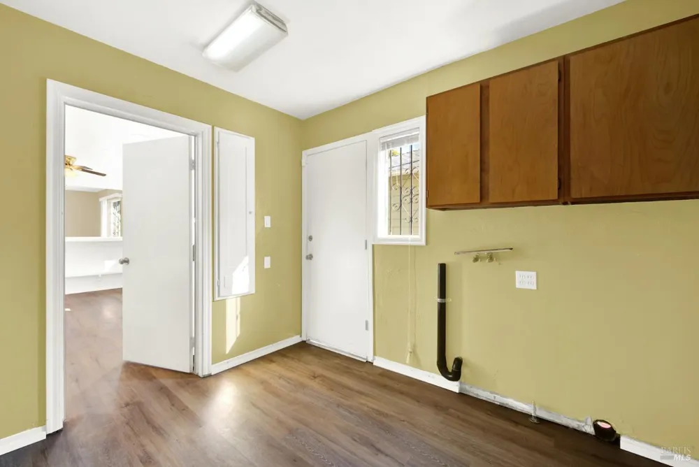 7608 Arthur Street Oakland, CA 94605