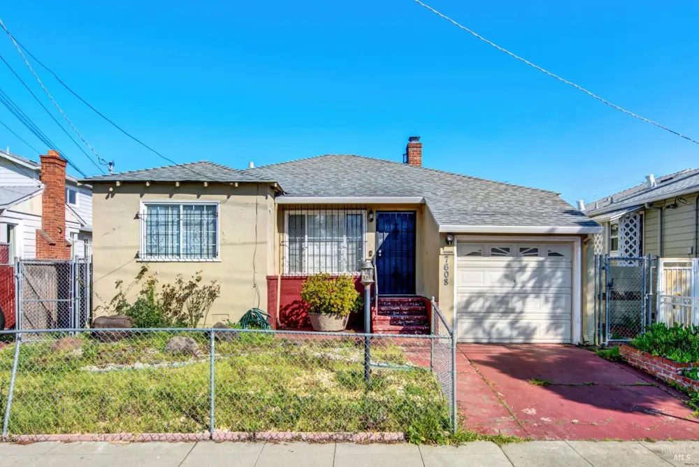 7608 Arthur Street Oakland, CA 94605