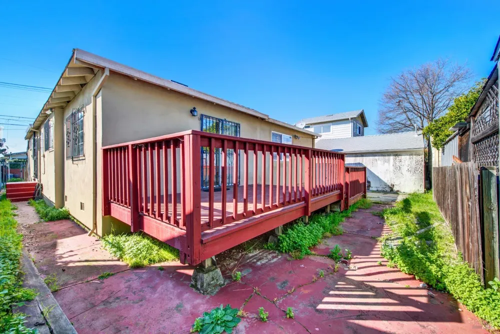 7608 Arthur Street Oakland, CA 94605