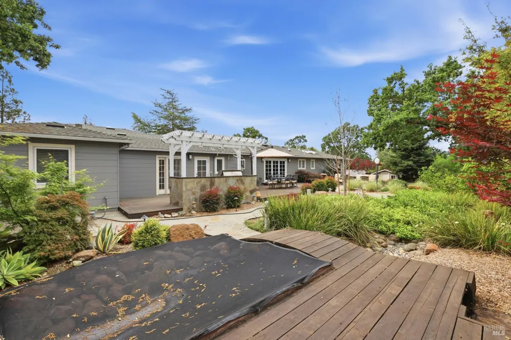 189 El Camino Corto Walnut Creek, CA 94596