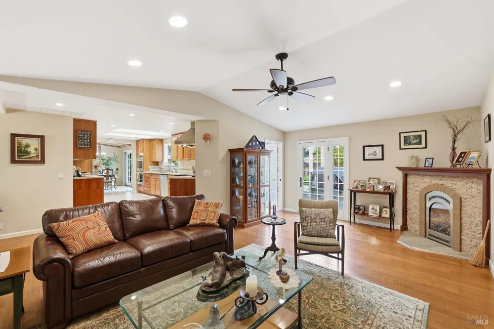 189 El Camino Corto Walnut Creek, CA 94596
