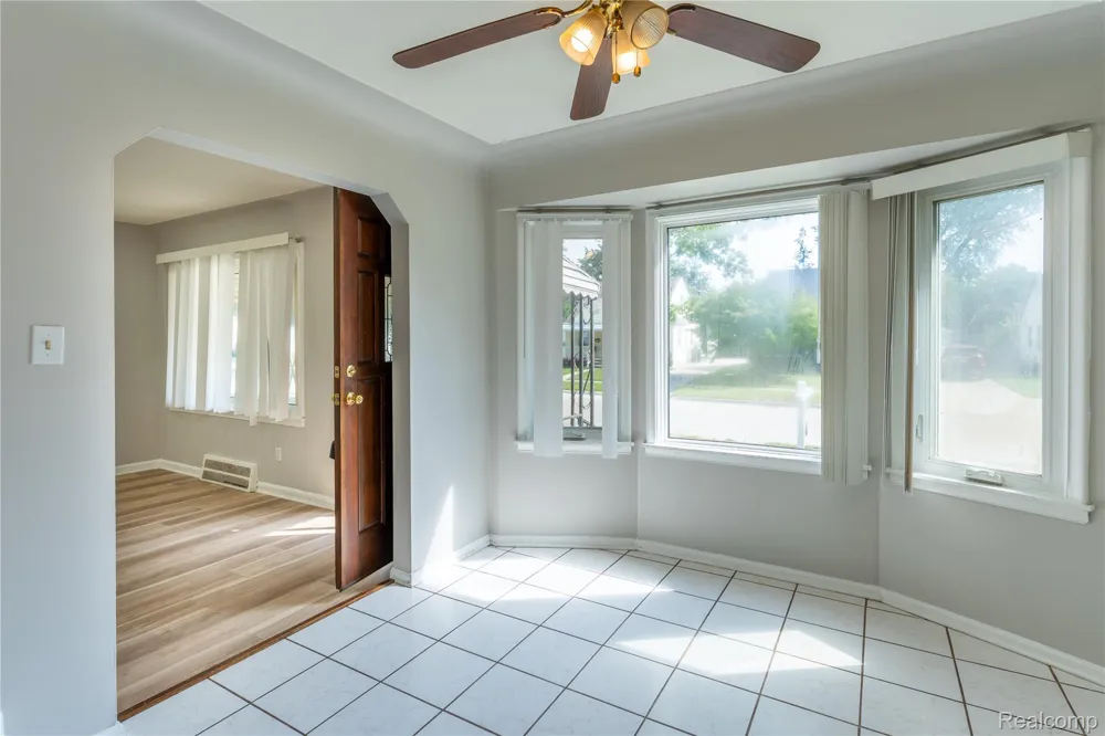 2120 Geneva Street Dearborn City, MI 48124