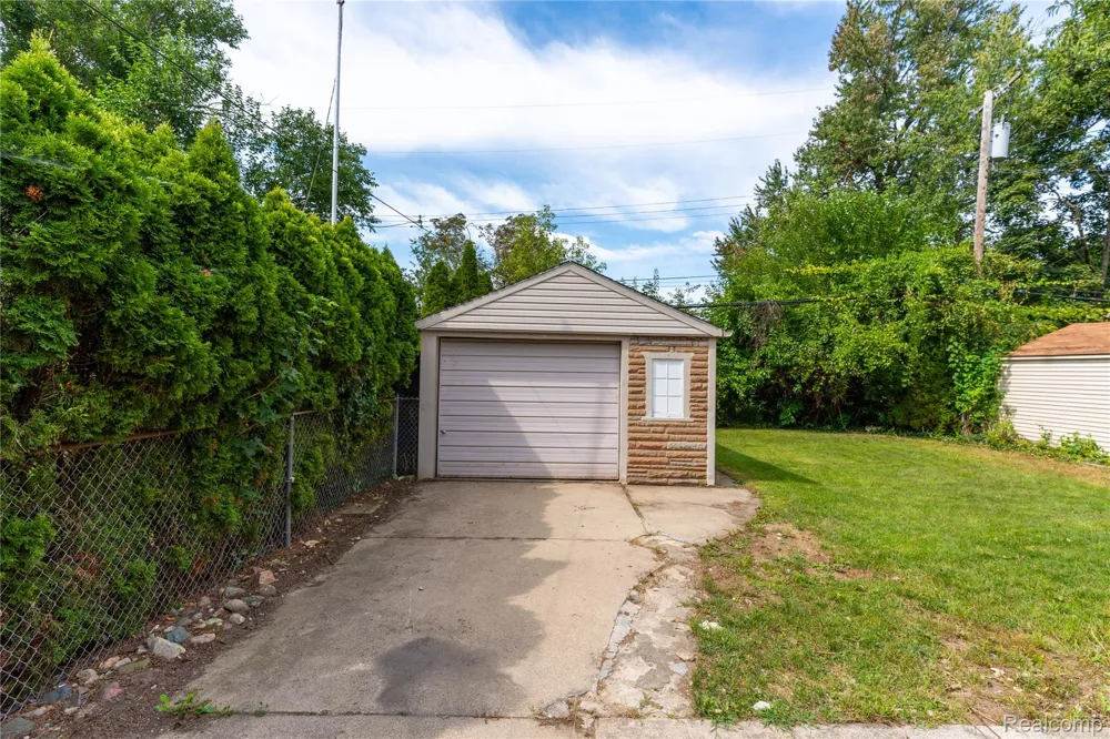 2120 Geneva Street Dearborn City, MI 48124