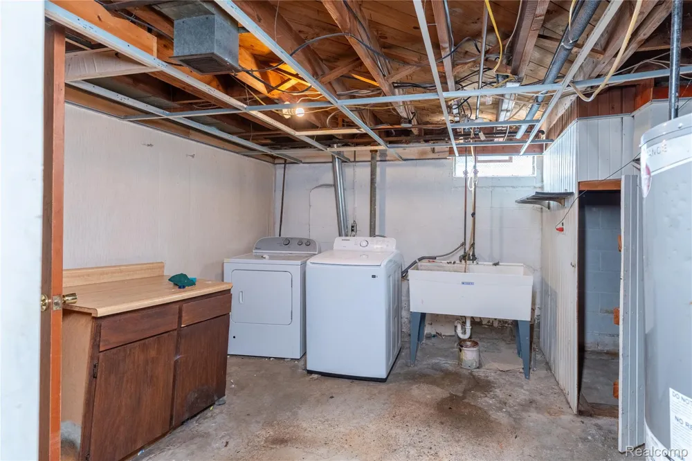 2120 Geneva Street Dearborn City, MI 48124
