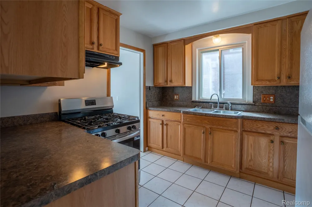 2120 Geneva Street Dearborn City, MI 48124