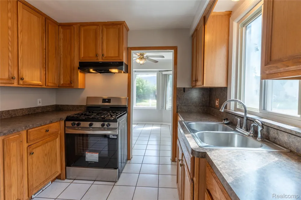 2120 Geneva Street Dearborn City, MI 48124