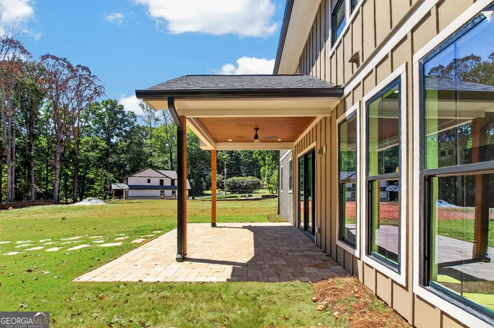 5572 Lilburn Stone Mountain RD Stone Mountain, GA 30087