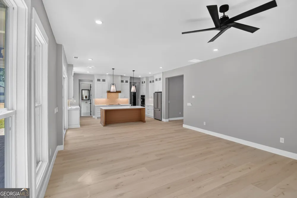 5572 Lilburn Stone Mountain RD Stone Mountain, GA 30087