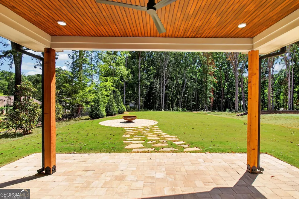 5572 Lilburn Stone Mountain RD Stone Mountain, GA 30087
