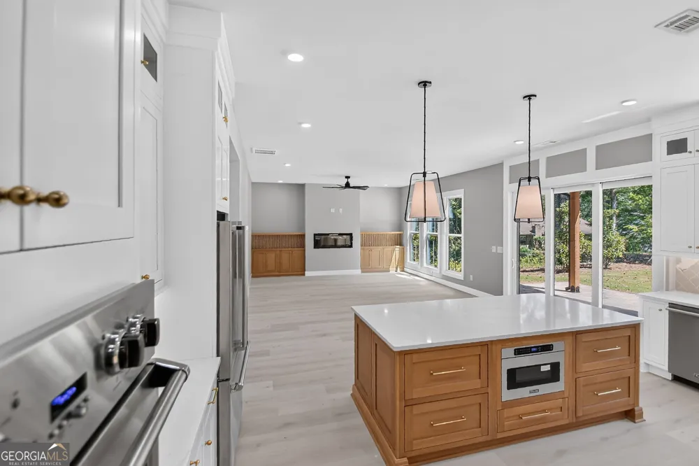 5572 Lilburn Stone Mountain RD Stone Mountain, GA 30087