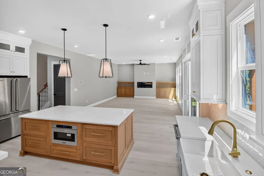 5572 Lilburn Stone Mountain RD Stone Mountain, GA 30087