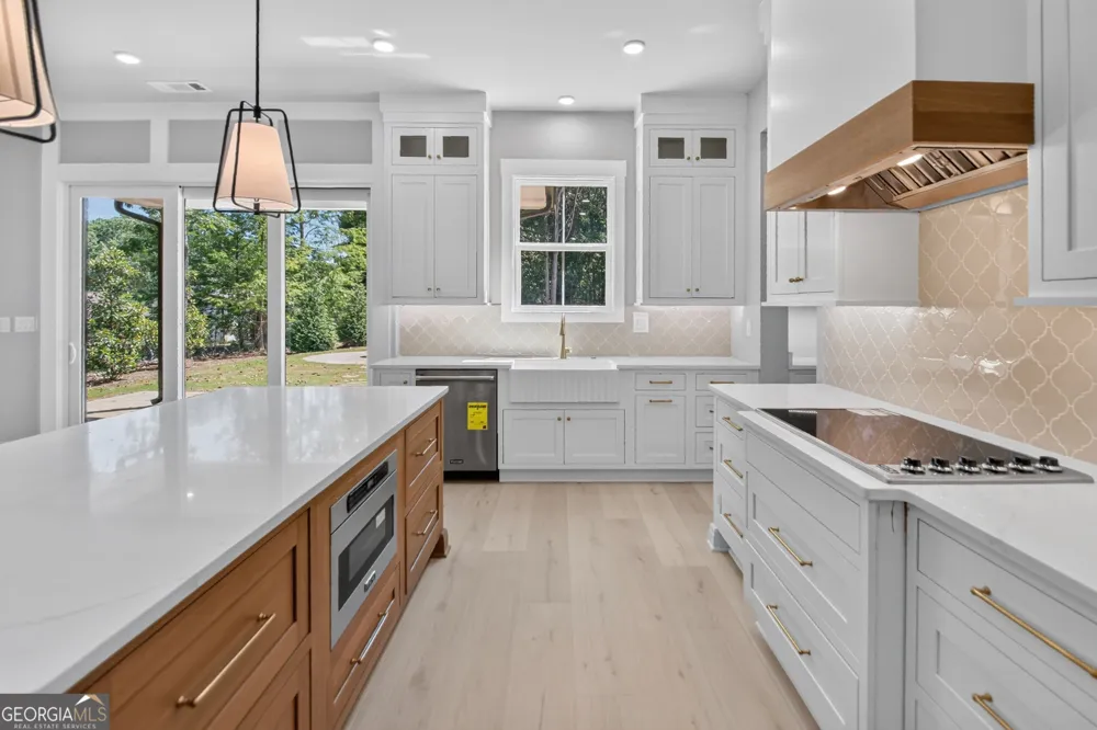 5572 Lilburn Stone Mountain RD Stone Mountain, GA 30087