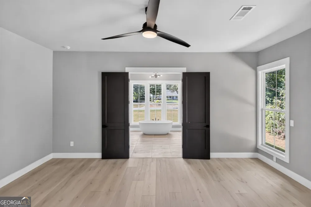 5572 Lilburn Stone Mountain RD Stone Mountain, GA 30087