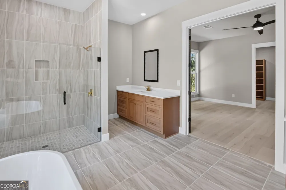 5572 Lilburn Stone Mountain RD Stone Mountain, GA 30087