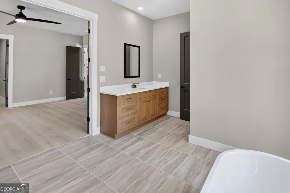 5572 Lilburn Stone Mountain RD Stone Mountain, GA 30087