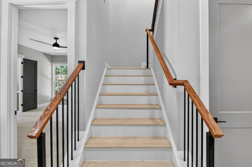 5572 Lilburn Stone Mountain RD Stone Mountain, GA 30087