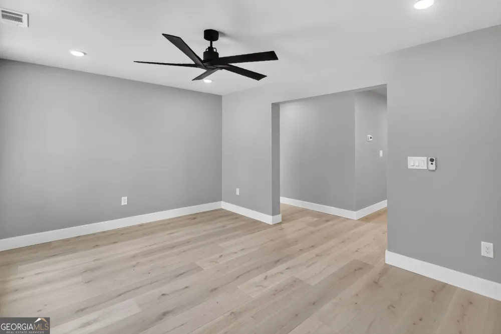 5572 Lilburn Stone Mountain RD Stone Mountain, GA 30087