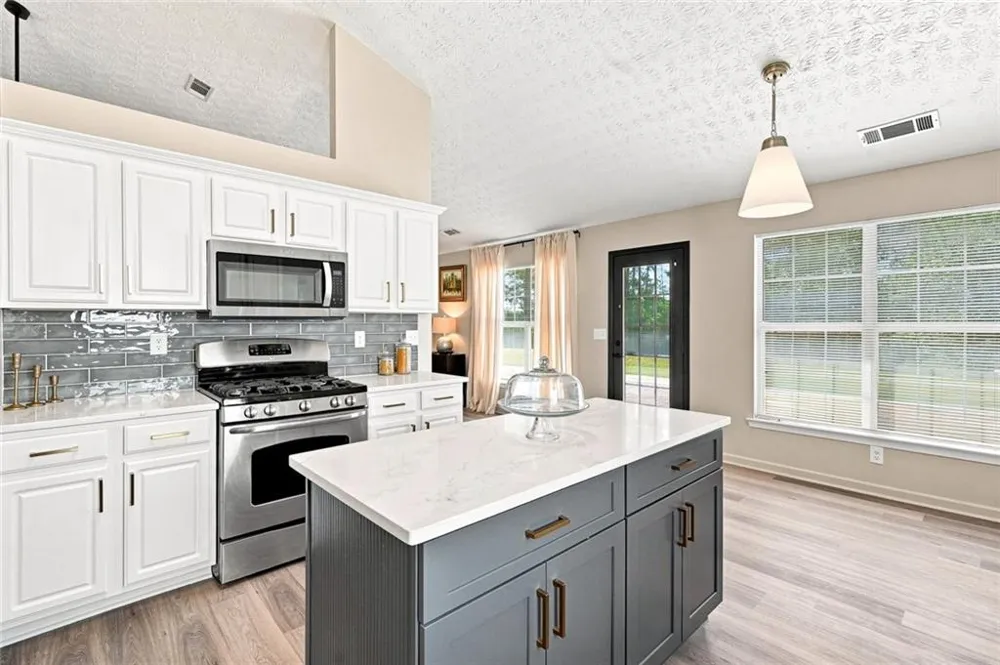 2762 Hillvale Cove Way Lithonia, GA 30058