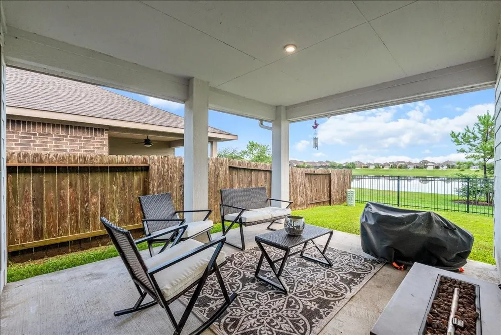 732 Cedar Gate Lane La Marque, TX 77568