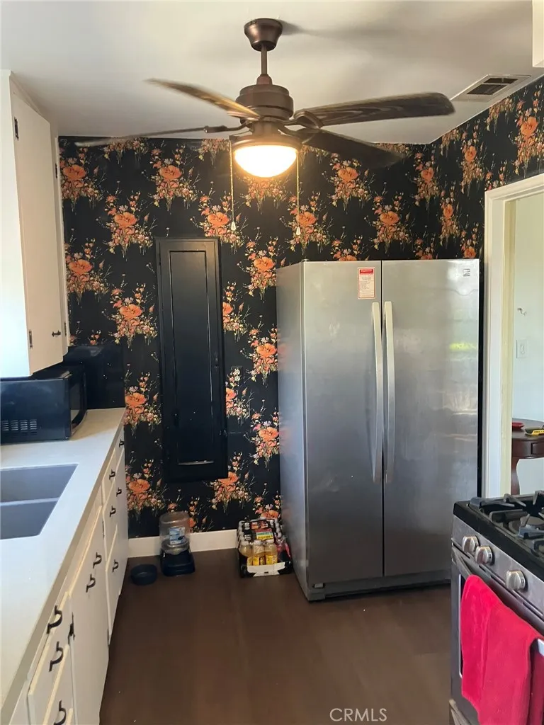 532 E Rosewood Court Ontario, CA 91764