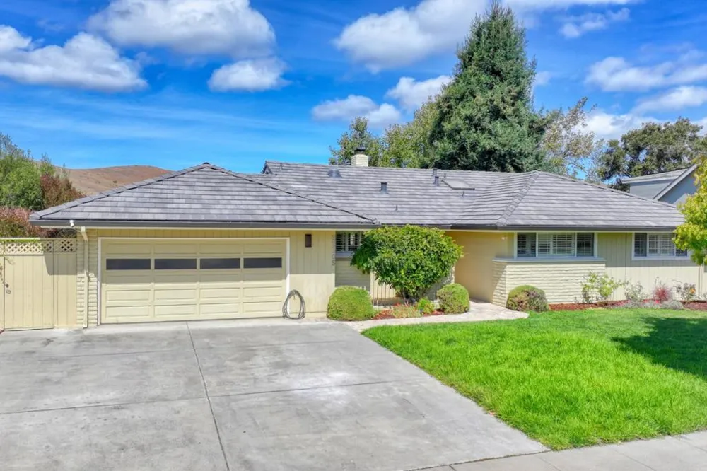 22305 Davenrich Street Salinas, CA 93908