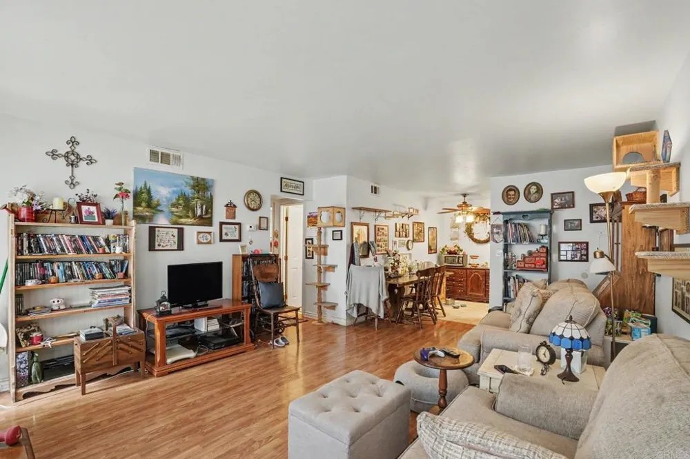 1386 E Madison Avenue El Cajon, CA 92021