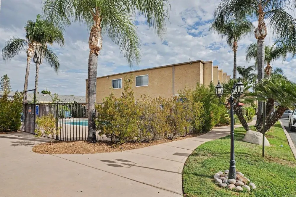 1386 E Madison Avenue El Cajon, CA 92021