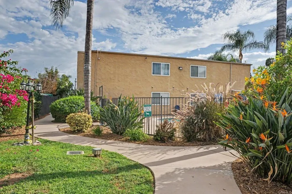 1386 E Madison Avenue El Cajon, CA 92021