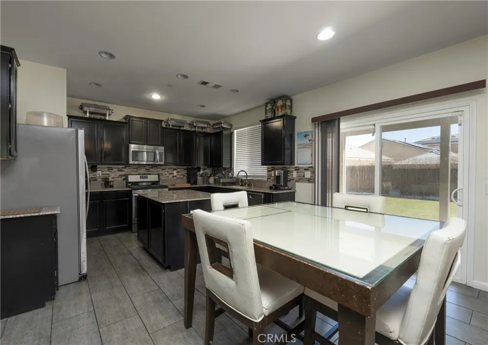 15083 Brucite Victorville, CA 92394