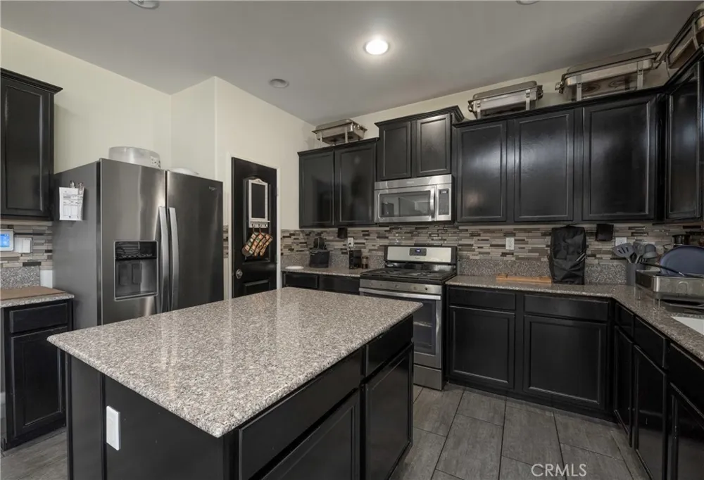 15083 Brucite Victorville, CA 92394