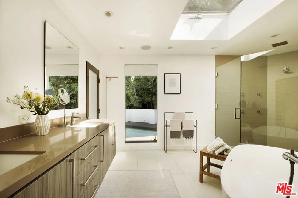 3396 Tareco Drive Los Angeles, CA 90068