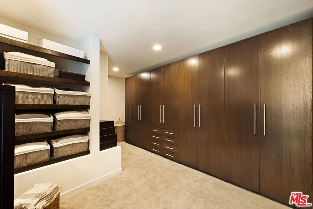 3396 Tareco Drive Los Angeles, CA 90068