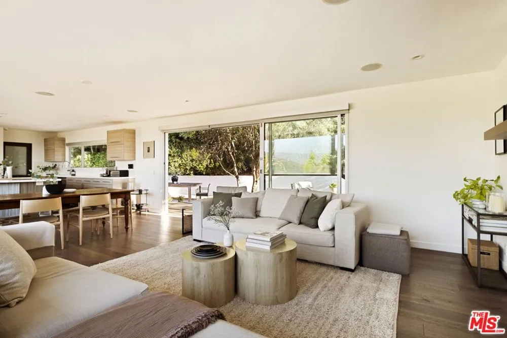 3396 Tareco Drive Los Angeles, CA 90068