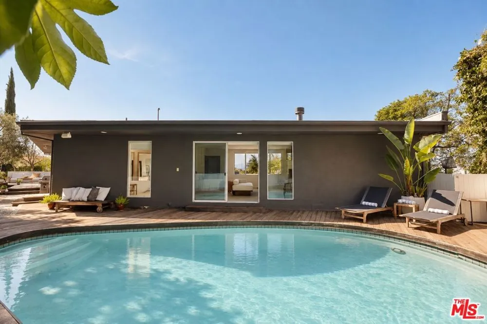 3396 Tareco Drive Los Angeles, CA 90068
