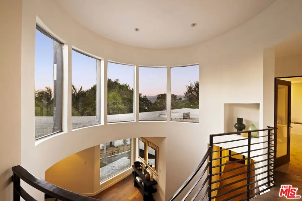 3396 Tareco Drive Los Angeles, CA 90068