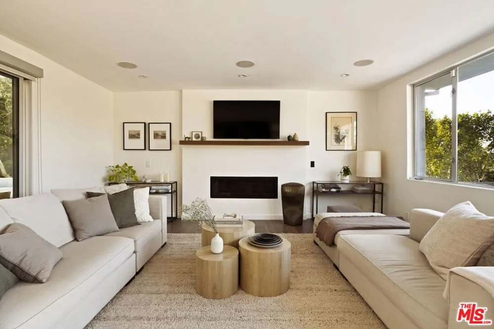 3396 Tareco Drive Los Angeles, CA 90068