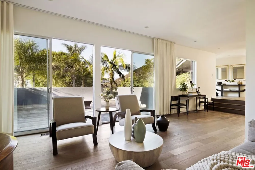 3396 Tareco Drive Los Angeles, CA 90068