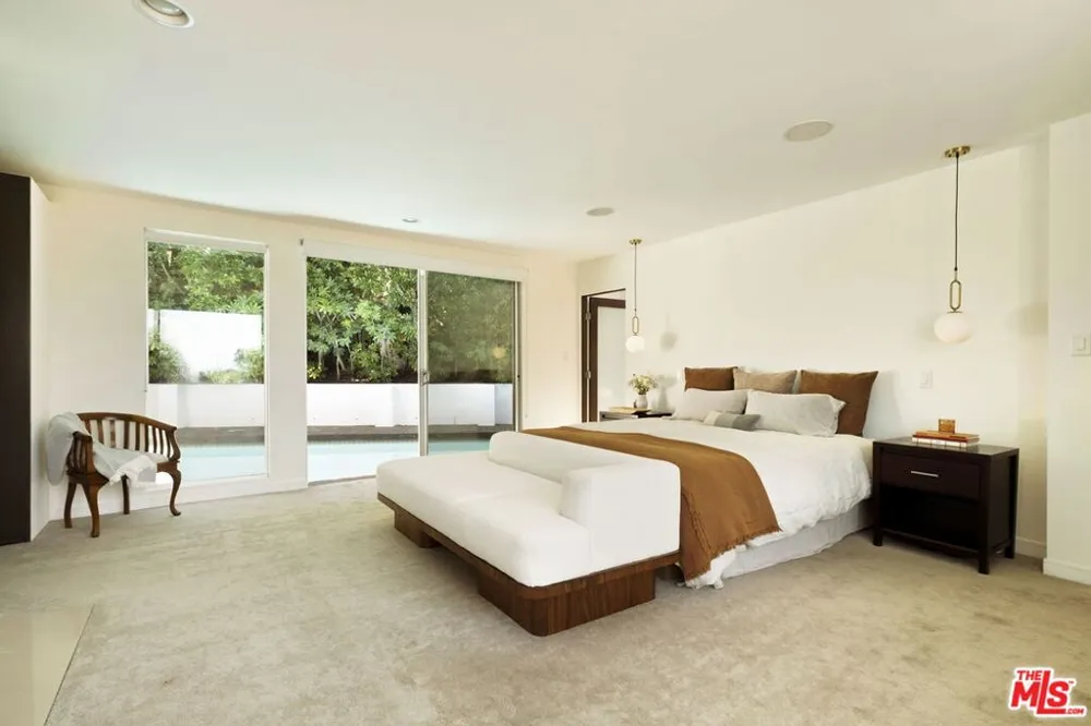 3396 Tareco Drive Los Angeles, CA 90068