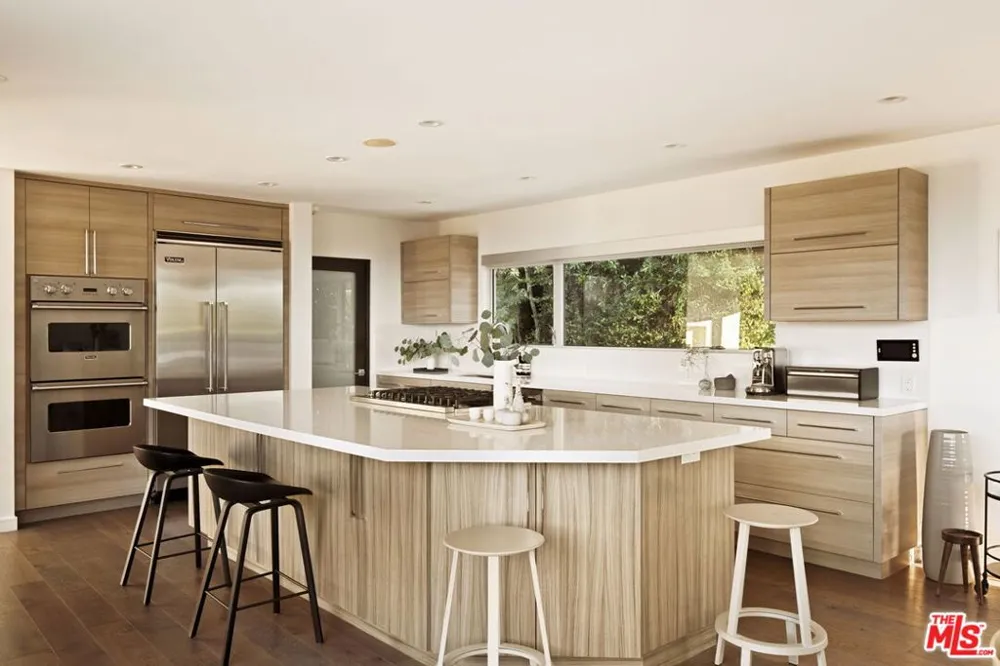 3396 Tareco Drive Los Angeles, CA 90068