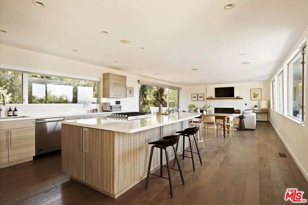 3396 Tareco Drive Los Angeles, CA 90068