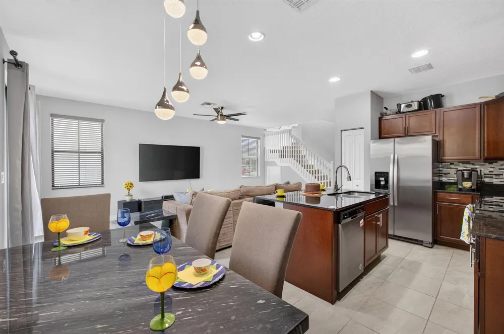 4004 SCREW PINE Cove Riviera Beach, FL 33410