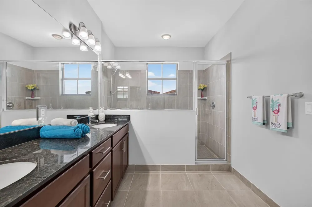 4004 SCREW PINE Cove Riviera Beach, FL 33410