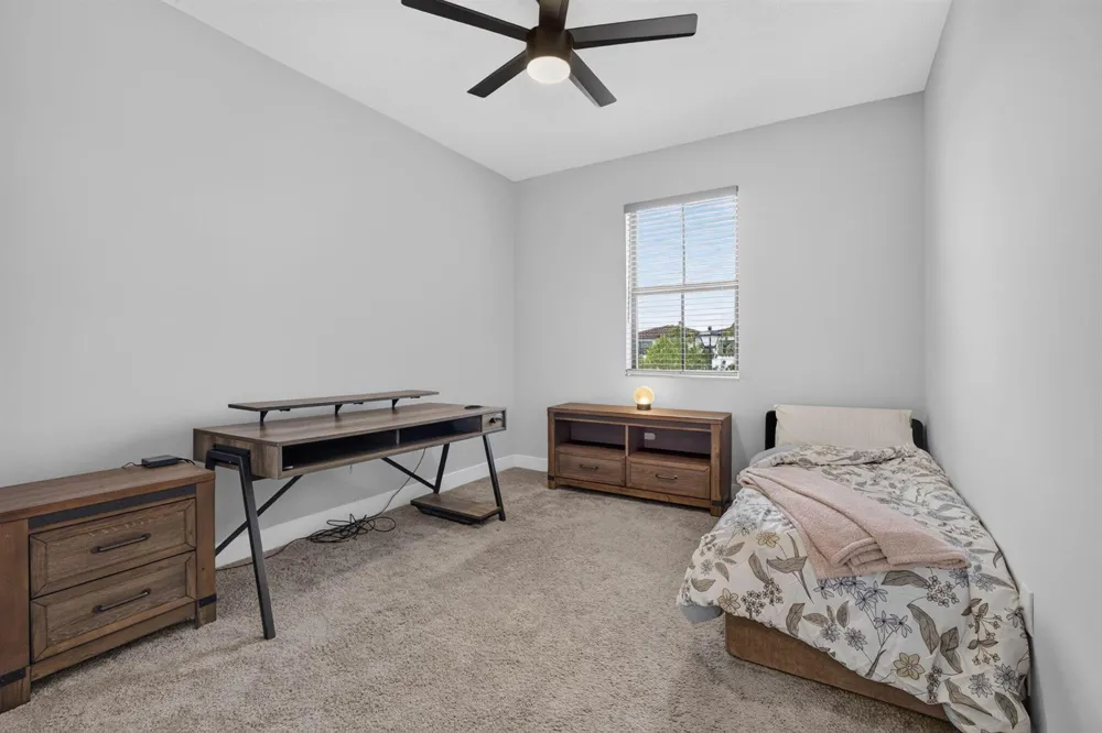 4004 SCREW PINE Cove Riviera Beach, FL 33410
