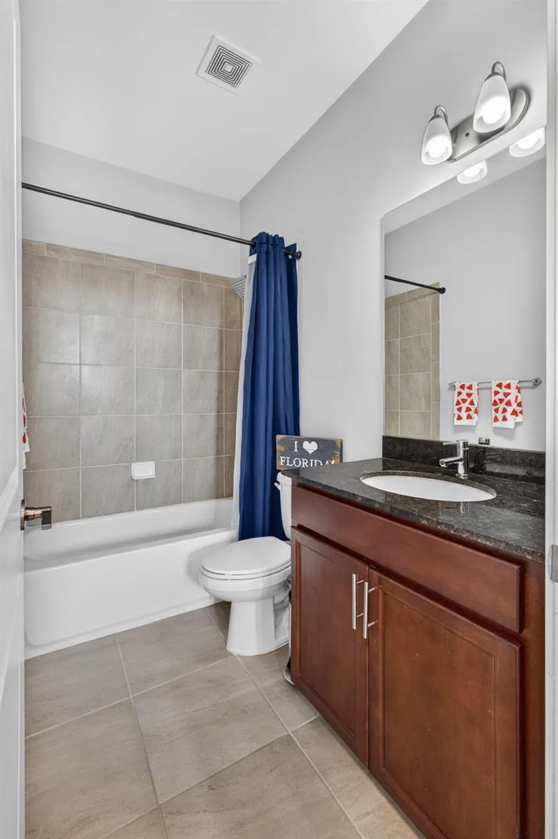 4004 SCREW PINE Cove Riviera Beach, FL 33410