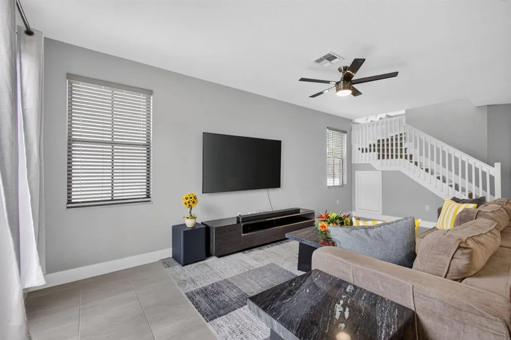 4004 SCREW PINE Cove Riviera Beach, FL 33410