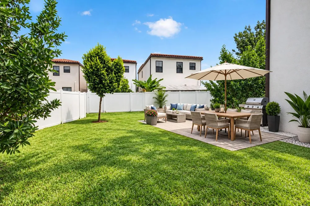 4004 SCREW PINE Cove Riviera Beach, FL 33410