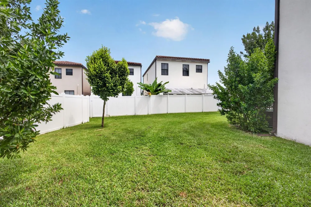 4004 SCREW PINE Cove Riviera Beach, FL 33410