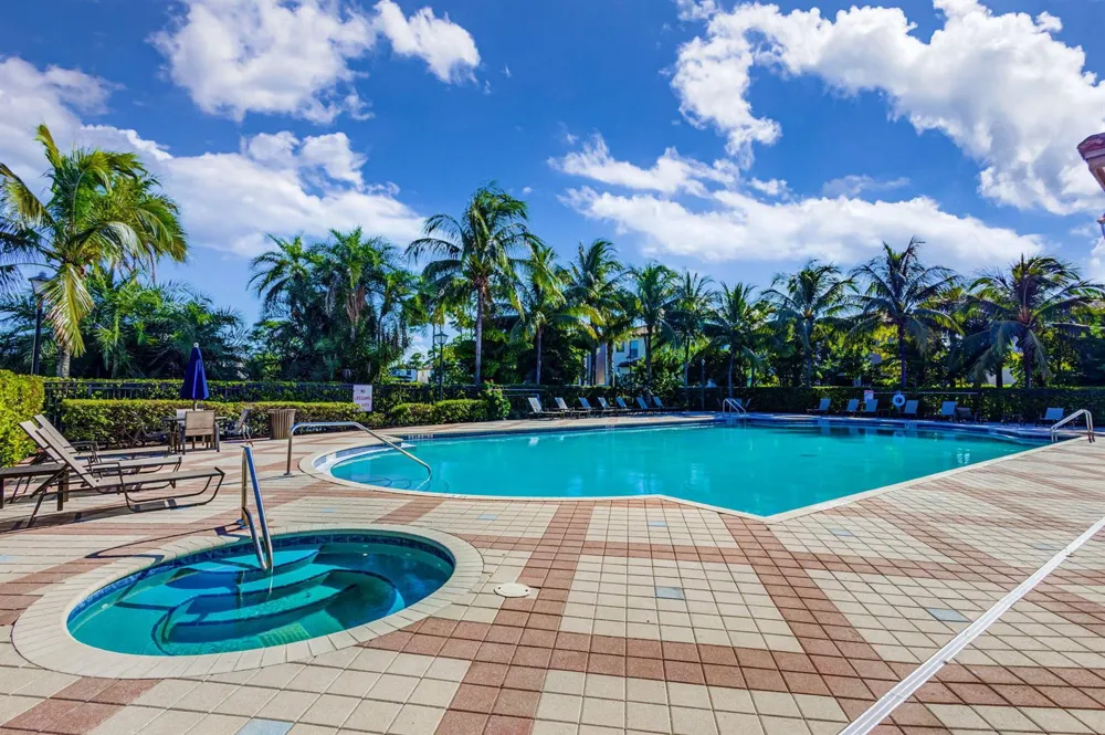 4004 SCREW PINE Cove Riviera Beach, FL 33410